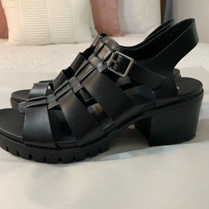 Mia chunky fisherman sandals